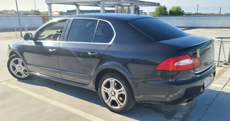 Skoda Superb cena 34500 przebieg: 235000, rok produkcji 2012 z Słupsk małe 79